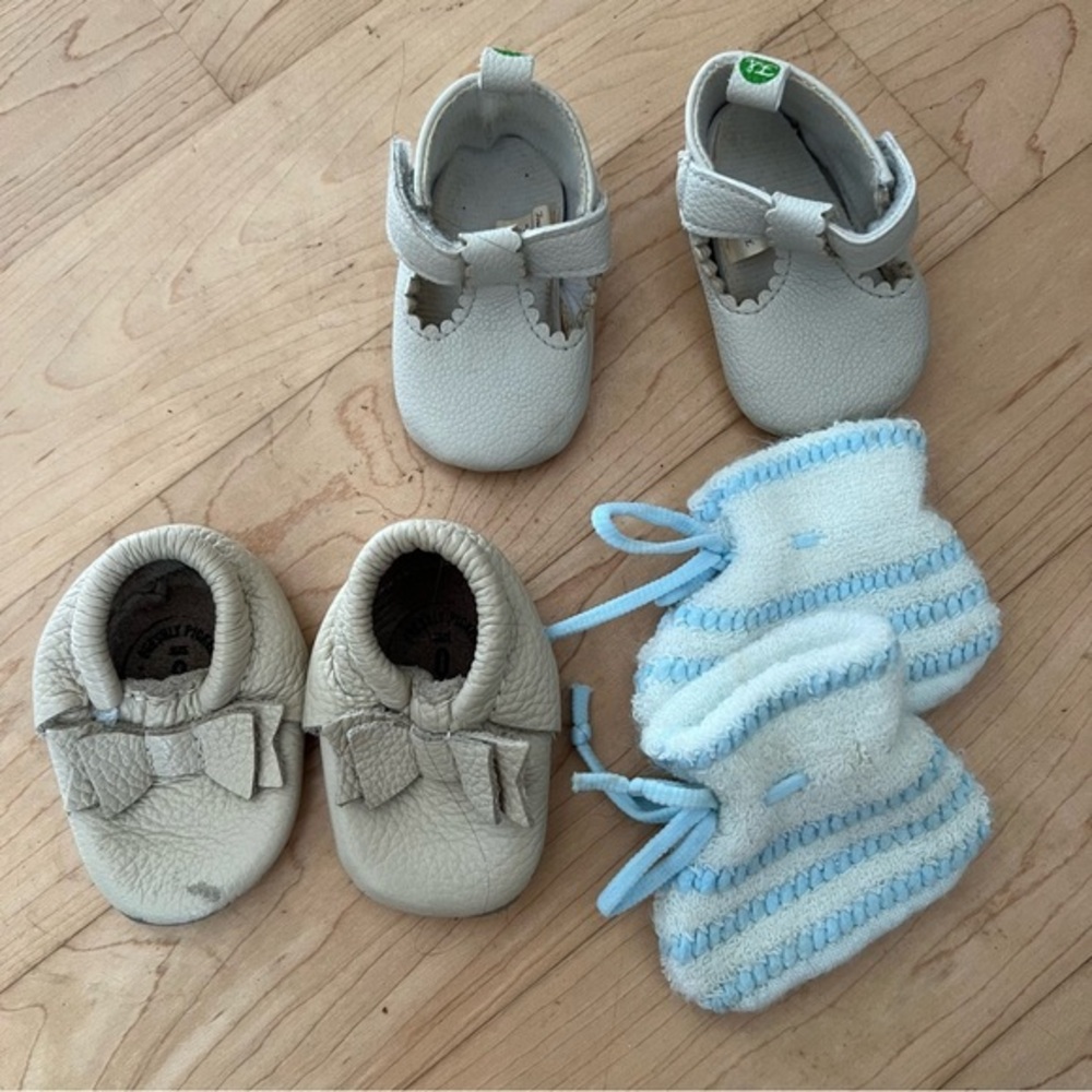 Freshly picked size 0 baby shoes - Cream and Blue